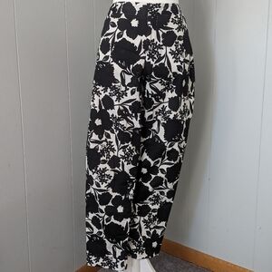 Flower Pattern Roz and Ali Ankle Pants